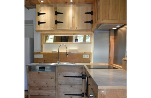 Les Moussieres House | Cottage with fireplace in the heart of the PNR Haut Jura