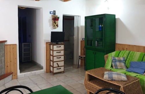 Bovalino Marina House | Cottage with garden on the Costa Dei Gelsomini