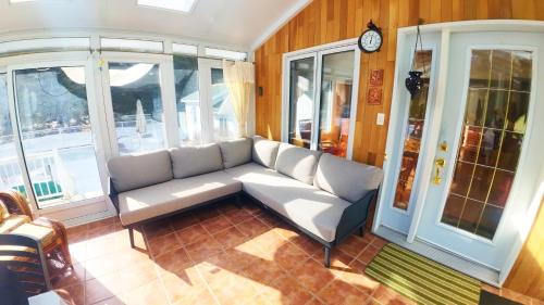 Saint Come House | Cottage with inground pool outside