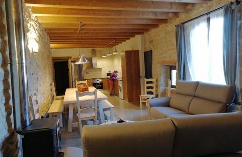 El Pala de Torroella Cottage | Cottage with outdoor Nordic bathtub, in the middle of nature