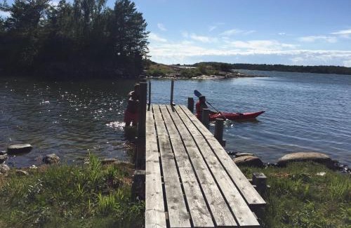 Mariehamn House | Cottage with own beach, seaterrace & pavillion.