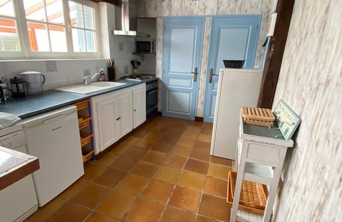 Barzan Cottage | Cottage With Private Pool in Rural Vineyard Setting Close to Atlantic Beaches