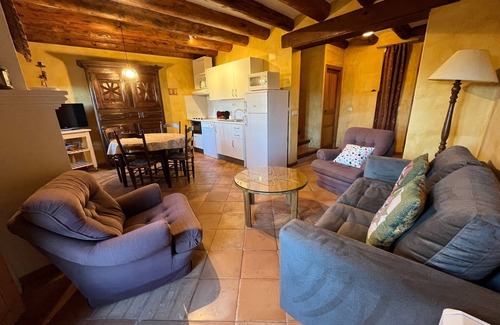 Ainsa House | Cottage with terrace and garden