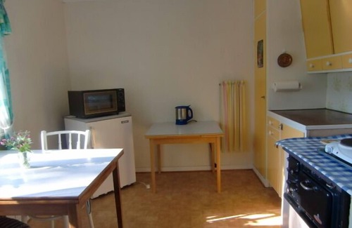 Saffle Cottage | COTTAGE WITH WONDERFUL LOCATION AT LAKE VÄNERN