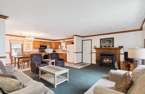 Greenbush Apartment | Cottages 6-7-9 - 8BR Lakefront stay for 16