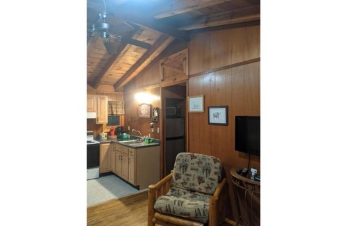 Lake George Cabin | Cottontail Cabin at the Adirondack Lodge =- 5 mins to Lake George Village