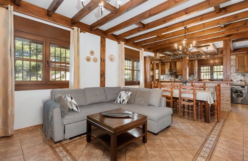 Antequera Villa | Country House 'Cortijo Era Del Realenguillo' with Mountain View, Wi-Fi and Air Conditioning