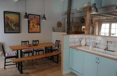 Thedirac Cottage | Coucou Cottage lovely stylish house with private garden and a pool