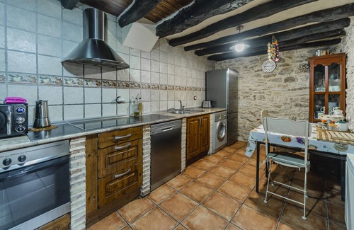 Villallano House | Country House 'Cortijo Las Monjas' with Mountain View, Private Garden and Wi-Fi