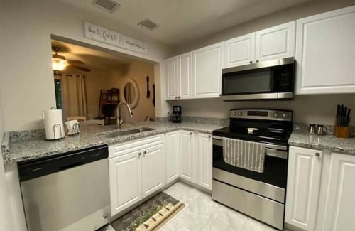 Salem House | Country Club Life at Renovated 2BR - 2.5 Bath with Golf/Bike/Boat/Pickleball/etc