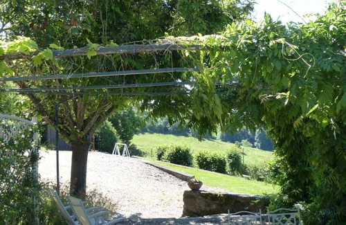 Vernet-la-Varenne Cottage | Country cottage near a lake
