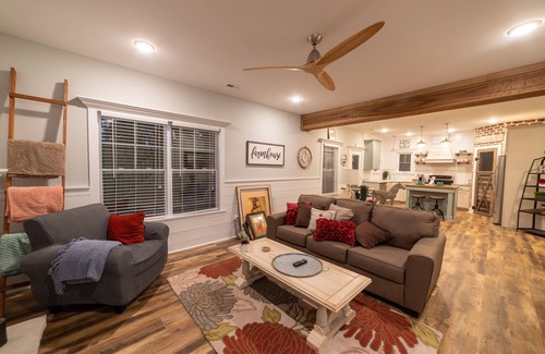 Keene House | Country Cottage, 1 mile from Keeneland