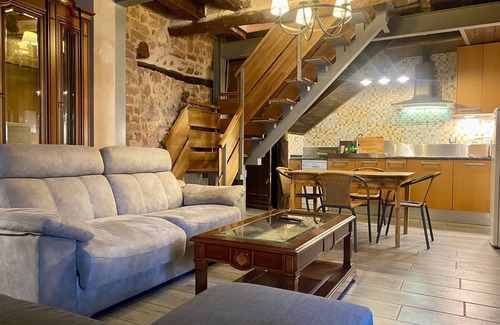 Mambrilla de Castrejon House | Country House 'La Mambla De La Ribera 1' with Mountain View, Shared Garden and Wi-Fi