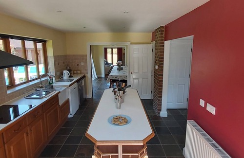 Abbess Roding Other | Country Farmhouse sleeps 2- 24.7 bedrooms. + Annex.Just over an hour from London
