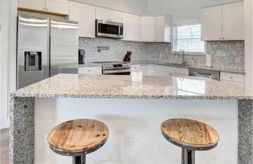 Bastrop House | Country feel in this open plan 3 bed/2 bath home.