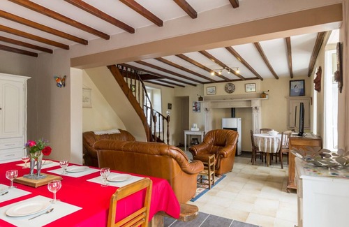 Saint-Martin-de-Cenilly Cottage | Country Retreat with Garden, Parking, and Pet-Friendly
