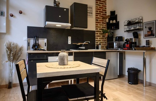 Chevincourt Apartment | Country gîte in a secure farmhouse