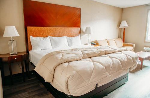 Benton Hotel | Country Garden & Suites