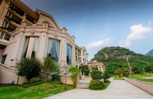 Wujiang District Hotel | Country Garden Sun City Phoenix Hotel