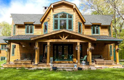 Bedford House | Country Getaway Nestled in Enchanting Westchester County near New York City