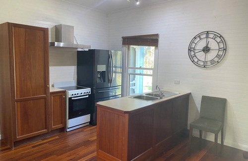 Booral Apartment | Country Getaway unwind watch the cows or enjoy local sights and wineries