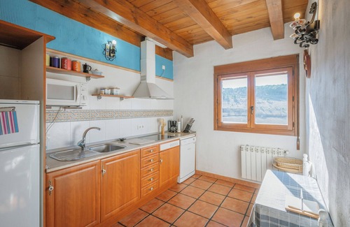 San Miguel del Arroyo House | Country House 'El Pico Llanillo' with Mountain View, Private Pool and Wi-Fi