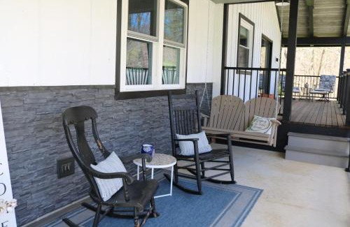 Blissfield House | Country Hills Hideaway