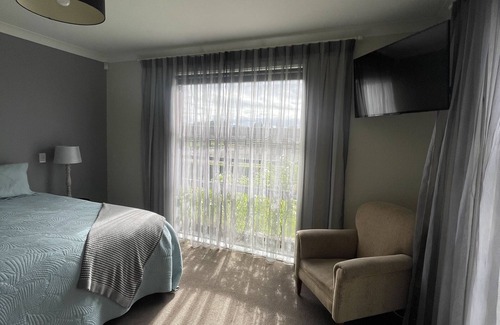 Kiwitea Other | Country Home in the City