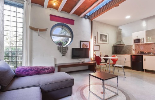 Meruja House | Country House 'Zentralclub Neutron' with Mountain View, Private Terrace and Wi-Fi