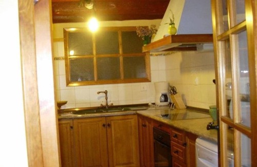 Santa Eulalia de Gallego House | Country House 'El Rey' with Mountain View, Private Garden and Wi-Fi