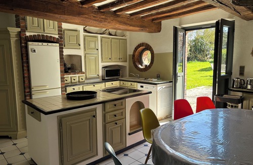 Mezieres-en-Drouais House | Country house 1 hour from Paris - secure swimming pool and tennis court