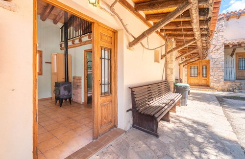 Sinarcas Cabin | Country House 'Cabañas 7' with Mountain View, Shared Pool and Wi-Fi