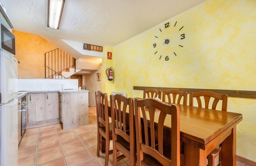 Osso de Sio House | Country House 'Cal Emilia' with Private Terrace, Wi-Fi and Air Conditioning