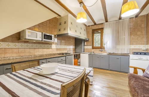 Oden Villa | Country House 'Cal Pastor' with Private Pool, Private Garden and Wi-Fi