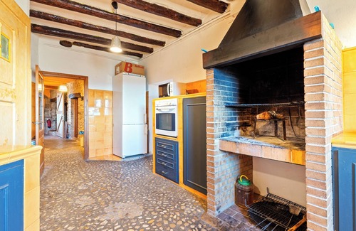 Guialmons House | Country House 'Can Gasol' with Mountain View, Private Pool and Wi-Fi