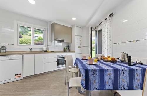 Tornon House | Country House 'Casa La Manzana' with Mountain View, Private Terrace and Wi-Fi