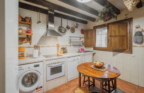 Turrubuelo House | Country House 'El Mirador De La Pinilla' with Mountain View, Private Garden and Wi-Fi
