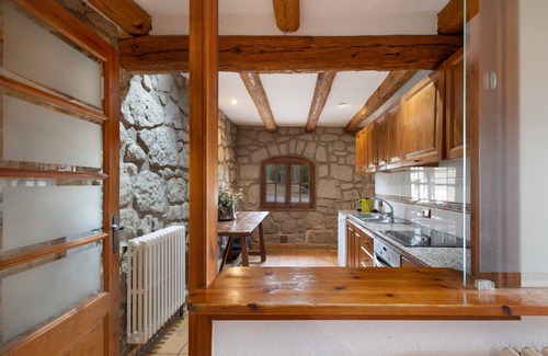 Santa Maria de Merles House | Country House 'El Sagnari' with Mountain View, Wi-Fi and Air Conditioning