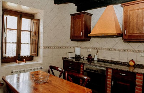 Cordinanes House | Country House 'El Jermoso' with Mountain View, Private Terrace and Wi-Fi
