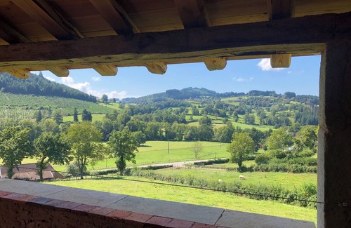 Saint-Racho House | Country house facing the hills