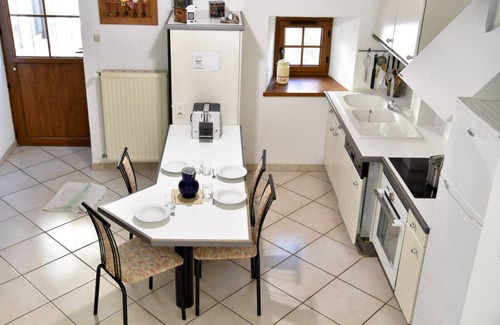 Gillonnay House | Country House 'Gîte La Petite Dauphinoise' with Private Terrace, Shared Garden and Wi-Fi