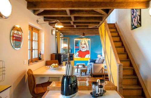 Lannux House | Country House 'L'Atelier De Scarlett' with Lake View, Wi-Fi
