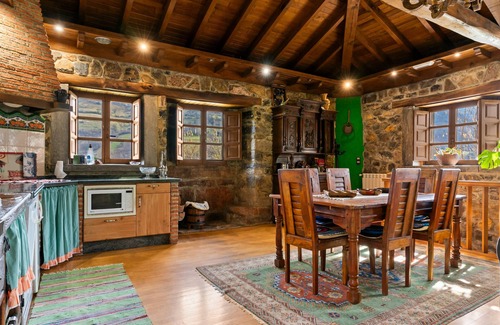 Santo Adriano House | Country House 'La Casa De La Torre' with Mountain View, Private Terrace and Wi-Fi