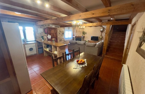 Duruelo House | Country House 'La Escondida' with Private Terrace and Wi-Fi