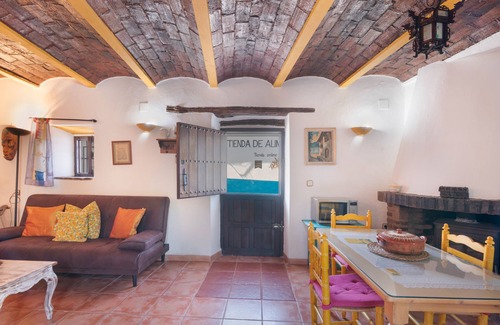 Jabugo House | Country House 'La Rana Verde De Abajo' with Mountain View, Private Pool and Wi-Fi
