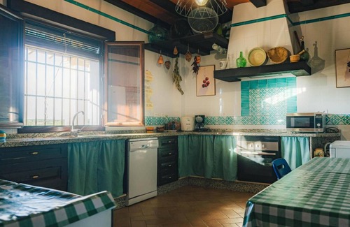 Beas House | Country House 'Las Alberquillas' with Private Terrace, Wi-Fi and Air Conditioning