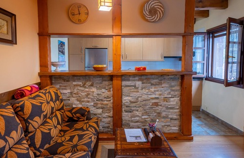 Urdax House | Country House 'Matxingonea 2' with Mountain View, Private Garden and Wi-Fi