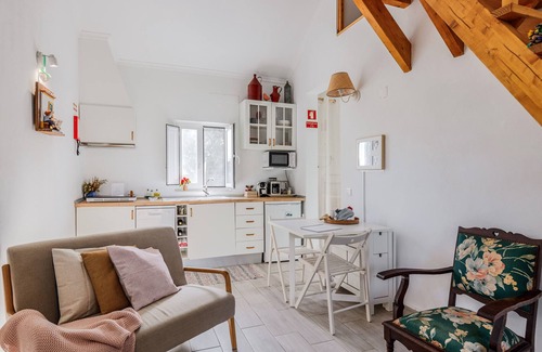 Santiago do Escoural Villa | Country House 'Monte Da Masmorra De Baixo' with Private Pool, Garden and Wi-Fi