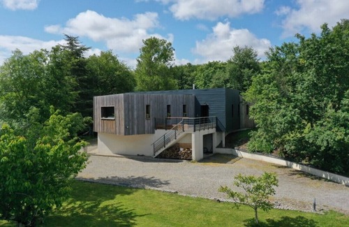 Savignac-Mona House | Country house near a wood. View of the Pyrenees just a few steps away