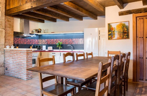 Fariza House | Country House 'Nueva Casa Abuela Herminia' with Private Pool, Private Terrace and Wi-Fi